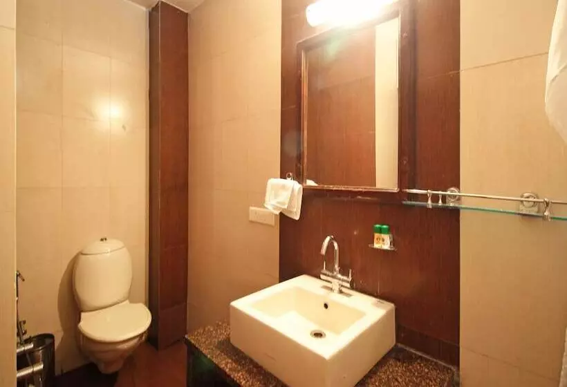 Hotelli Kailash Plaza