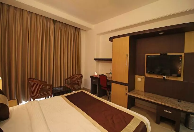 Hotelli Kailash Plaza