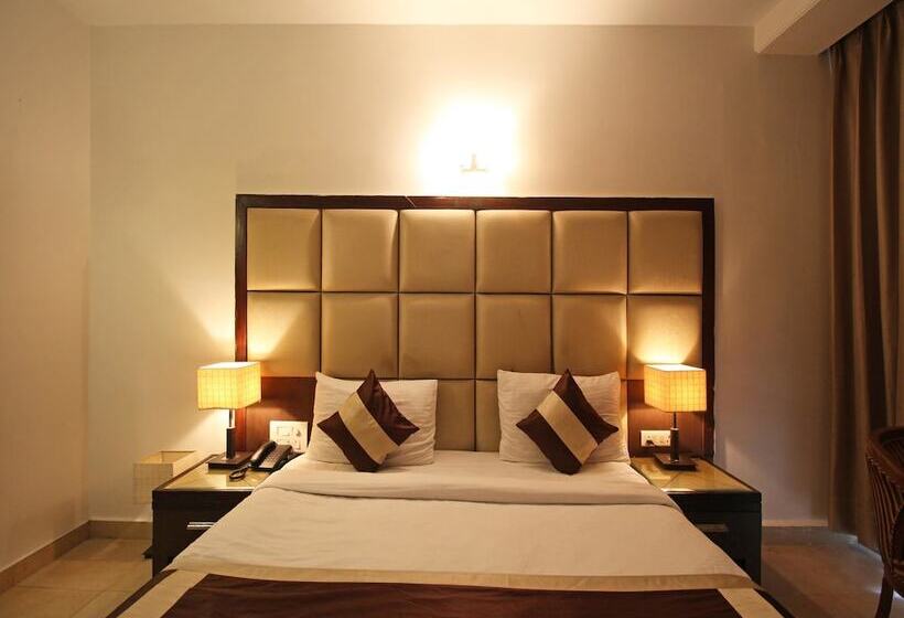 هتل Kailash Plaza