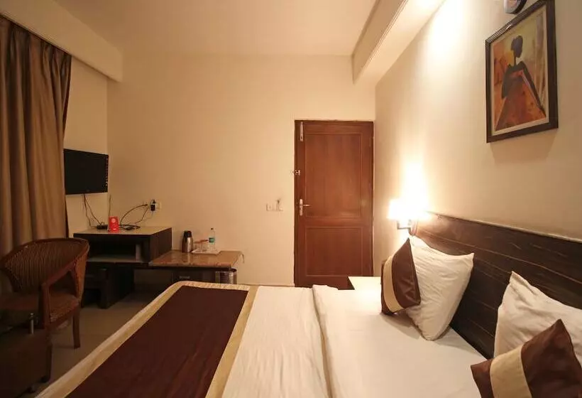 Hotelli Kailash Plaza