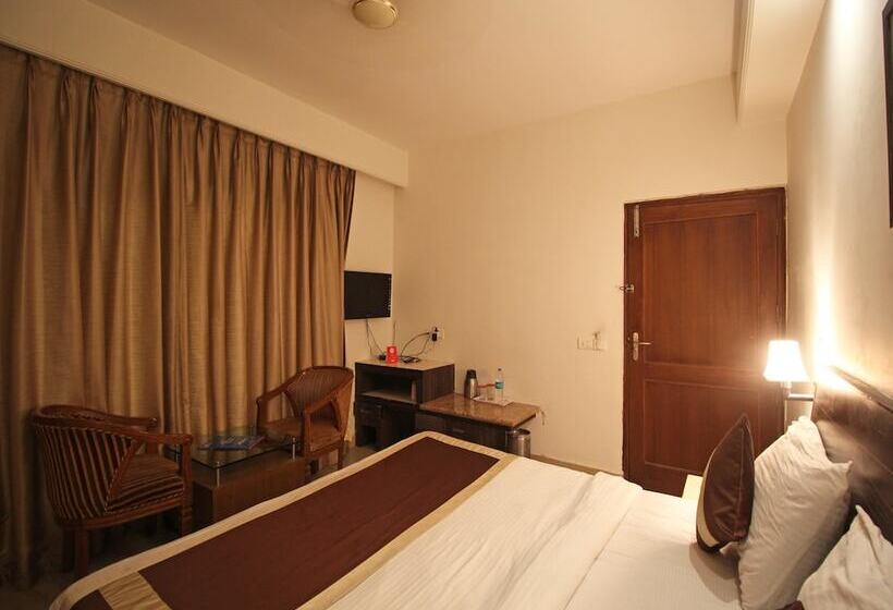 هتل Kailash Plaza