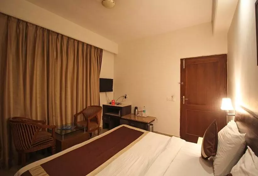 Hotelli Kailash Plaza