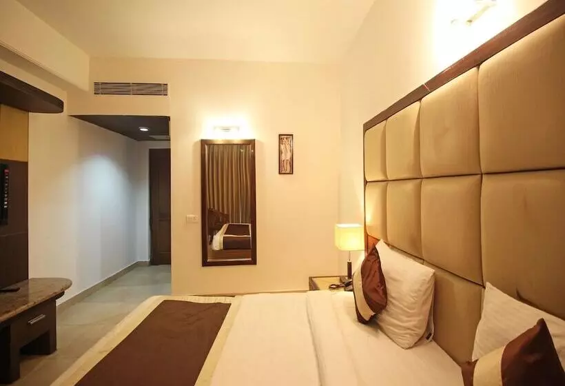 Hotelli Kailash Plaza