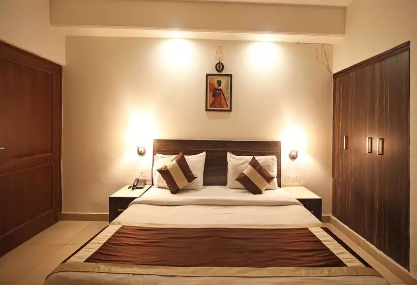 Hotelli Kailash Plaza
