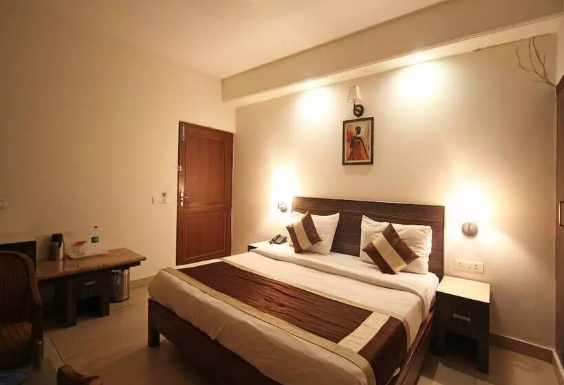 Hotelli Kailash Plaza