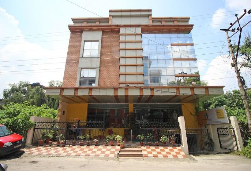 هتل Kailash Plaza
