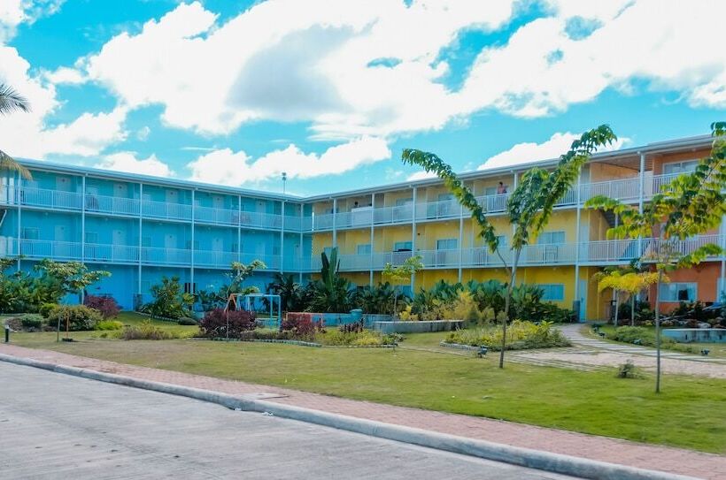 Hotel Maayo San Remigio