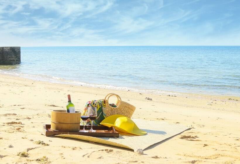 Hotel Maayo San Remigio