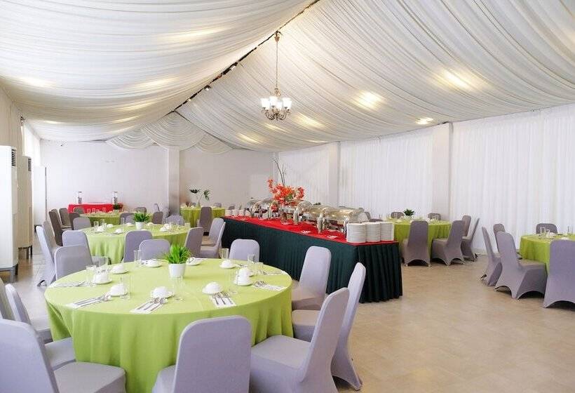 Hotel Maayo San Remigio