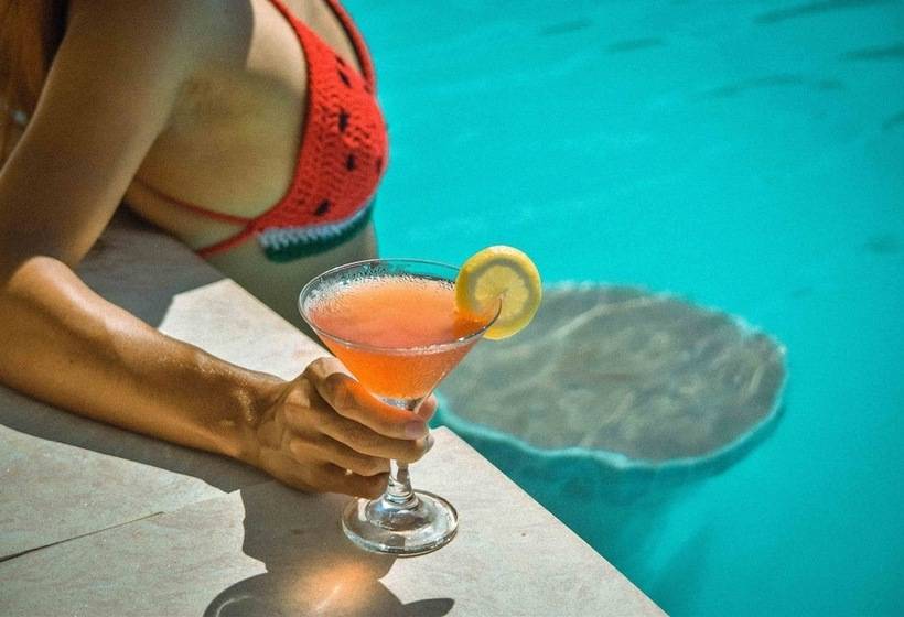 Hotel Maayo San Remigio