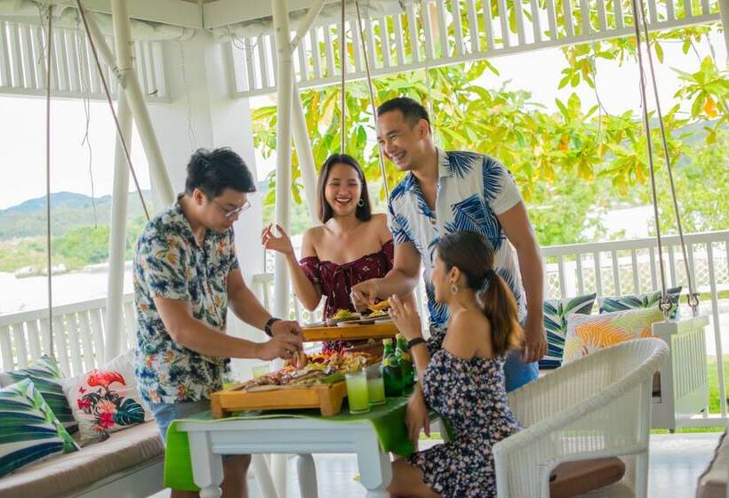 Hotel Maayo San Remigio