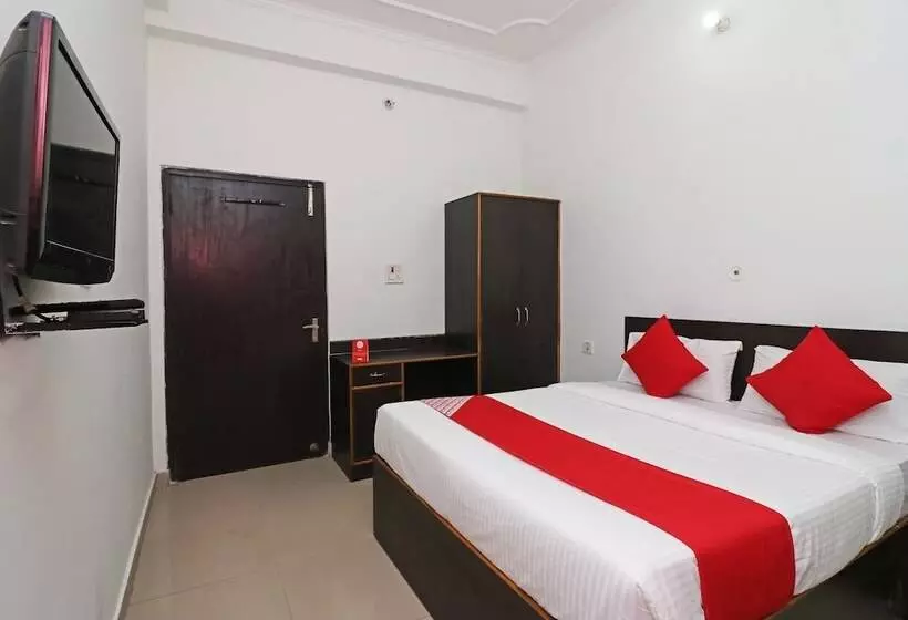 ホテル Ojus Tower By Oyo Rooms