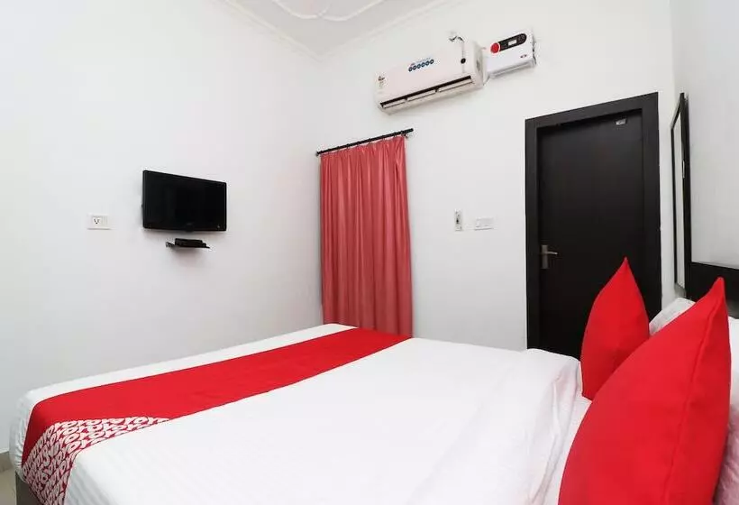 ホテル Ojus Tower By Oyo Rooms