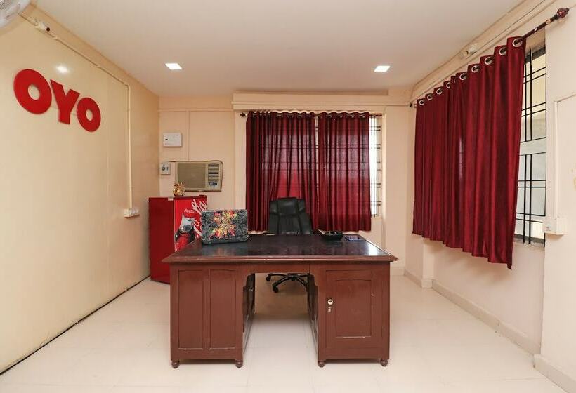 호텔 Sai Yatri Niwas By Oyo Rooms