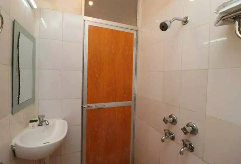 Hotelli Sai Yatri Niwas By Oyo Rooms