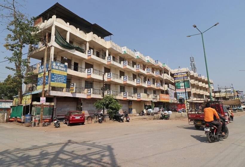 호텔 Sai Yatri Niwas By Oyo Rooms