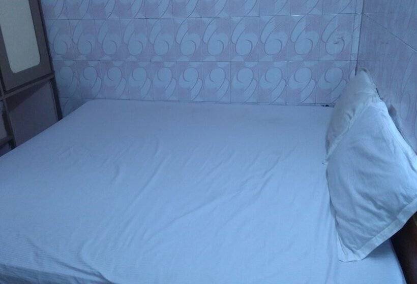 Iroomz Hotel Nandini Lodge