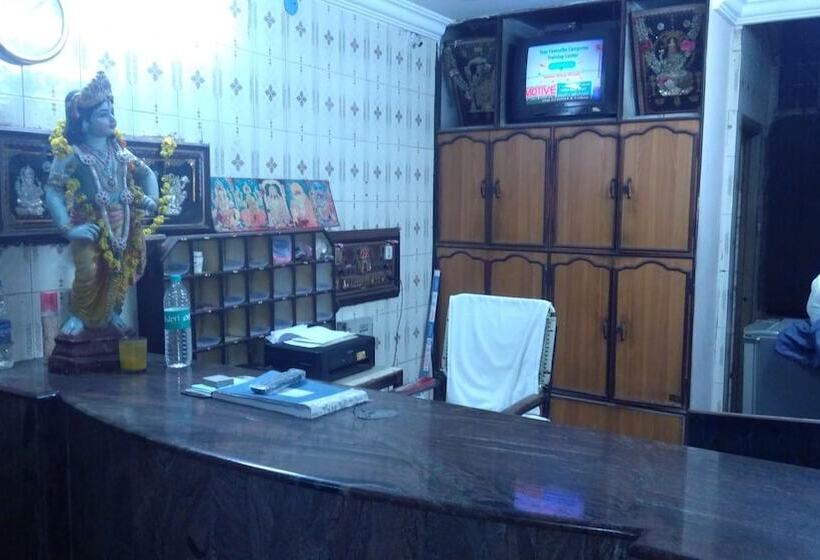 Iroomz Hotel Nandini Lodge