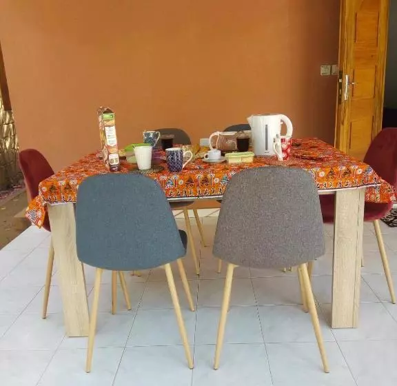 پانسیون Chez Coumba Et Daniel