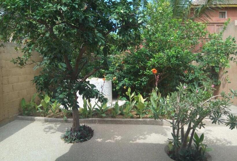 پانسیون Chez Coumba Et Daniel