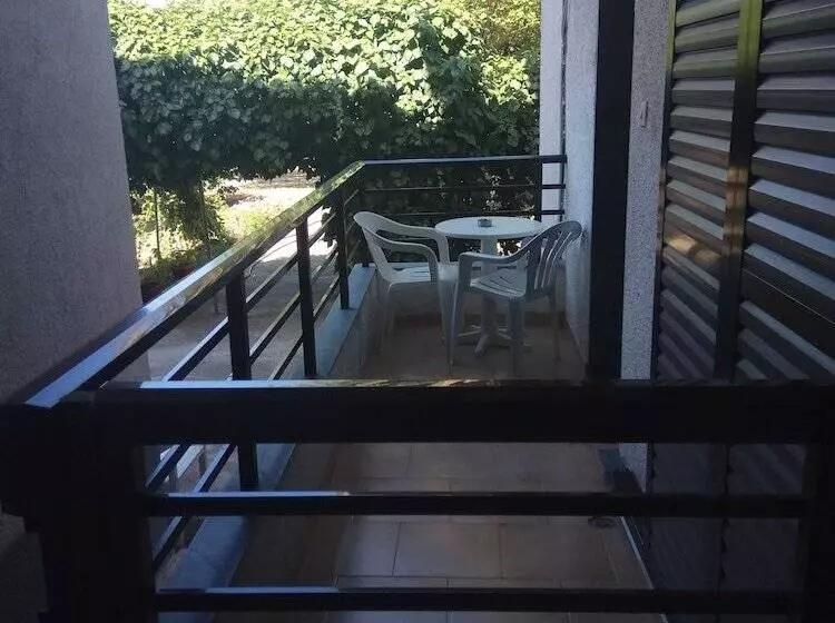 Toroni Apartments