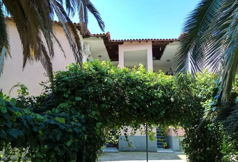 Toroni Apartments