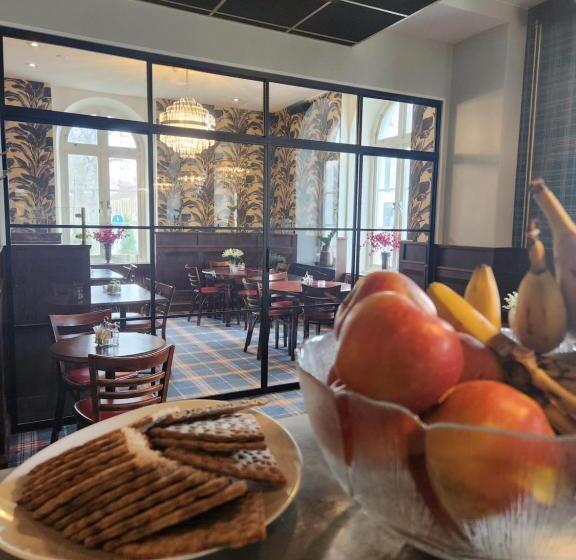 Vänerport Stadshotell I Mariestad