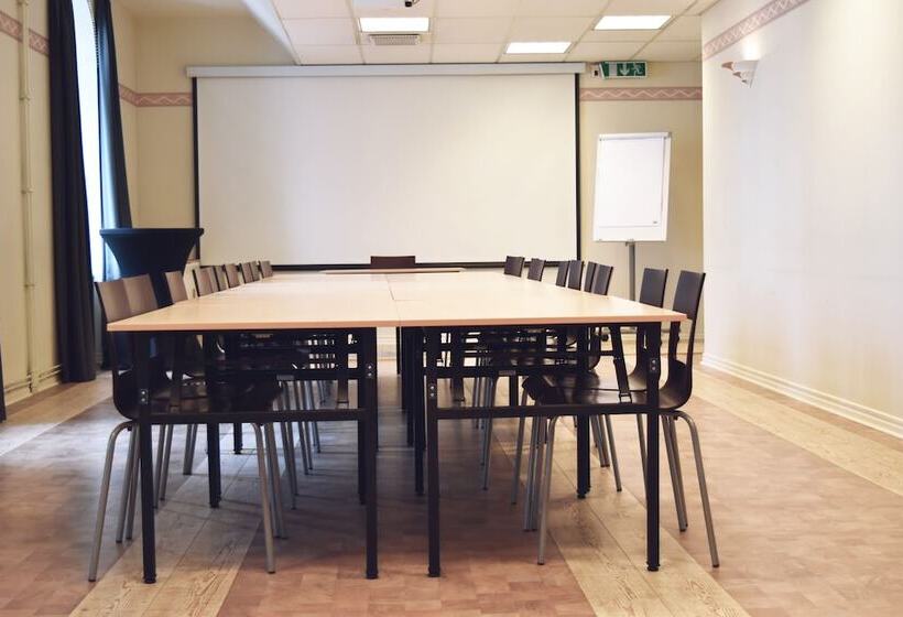 Vänerport Stadshotell I Mariestad