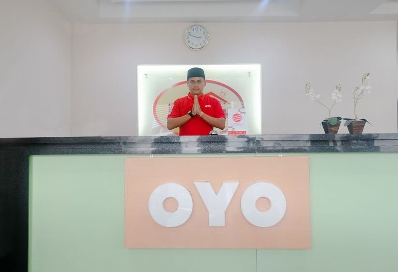 Hostel Hasanah Guest House Syariah De Saphire By Oyo Rooms