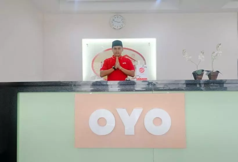 ユースホステル Hasanah Guest House Syariah De Saphire By Oyo Rooms