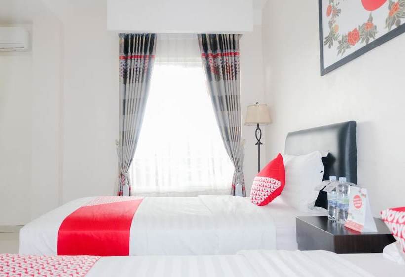 Hostel Hasanah Guest House Syariah De Saphire By Oyo Rooms