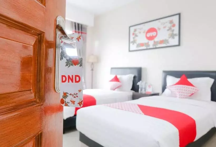 ユースホステル Hasanah Guest House Syariah De Saphire By Oyo Rooms