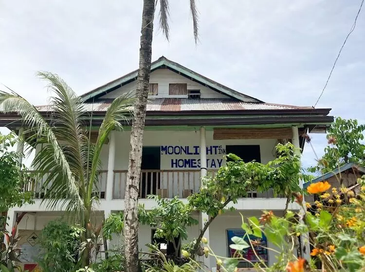 تختخواب و صبحانه Moonlight Homestay