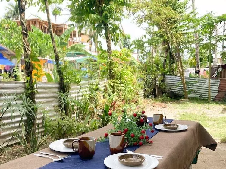 تختخواب و صبحانه Moonlight Homestay
