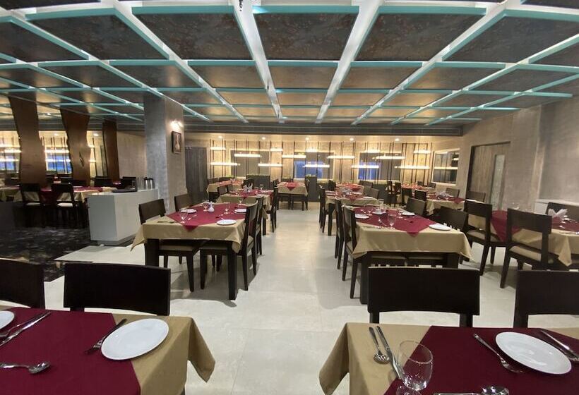 Hotell Aarunya Royale