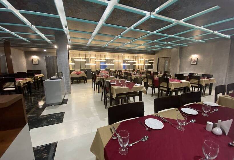 Hotell Aarunya Royale