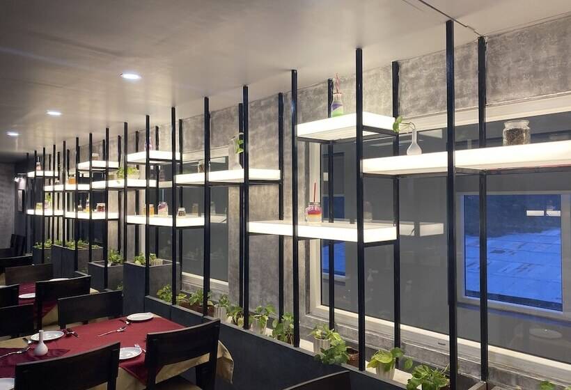 Hotell Aarunya Royale