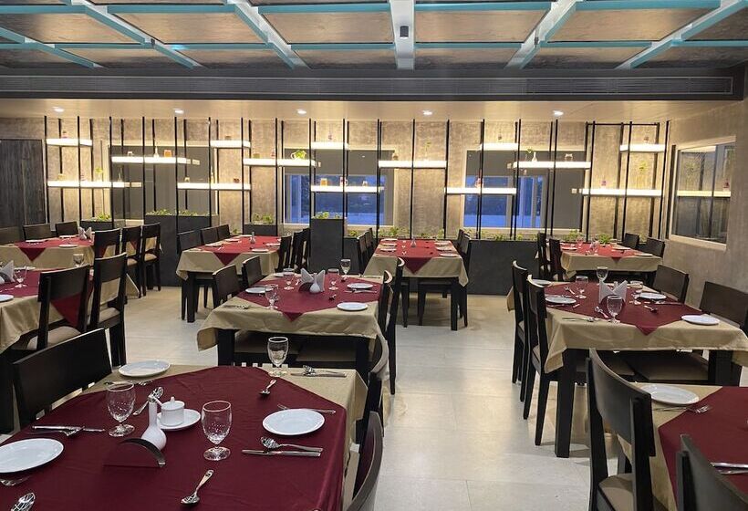 Hotell Aarunya Royale