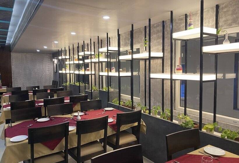 Hotell Aarunya Royale