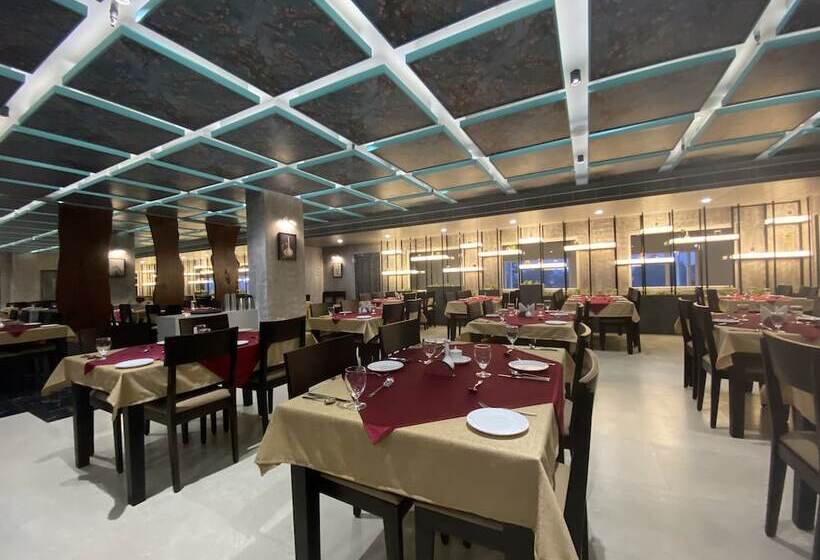 Hotell Aarunya Royale