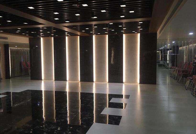 Hotell Aarunya Royale