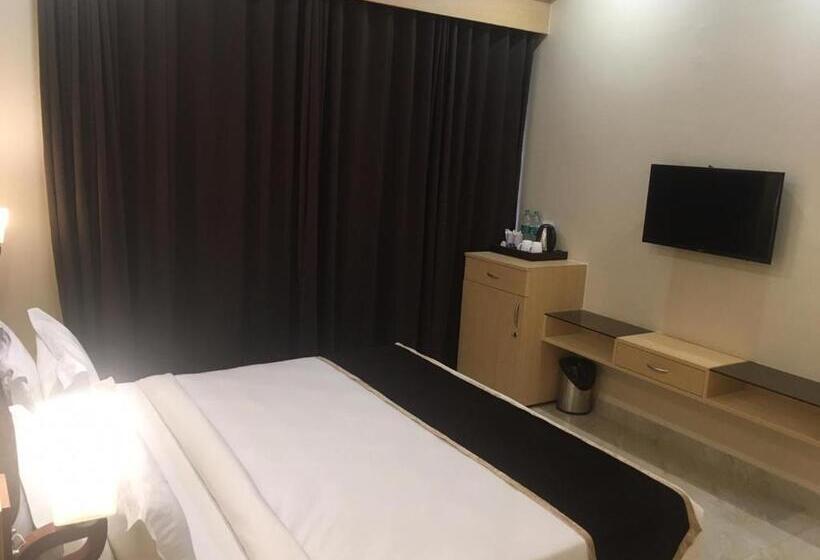 Hotell Aarunya Royale