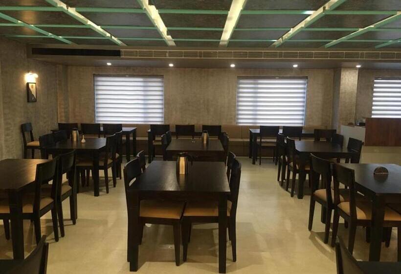 Hotell Aarunya Royale