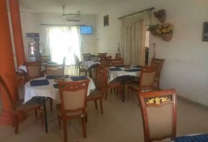 Hotelli Bigiza Court