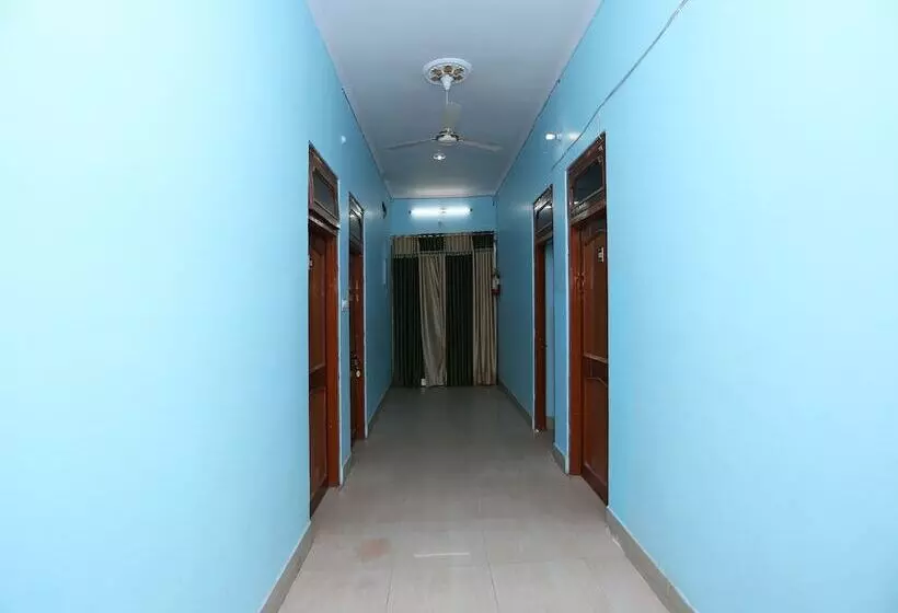 ホテル Dolly By Oyo Rooms