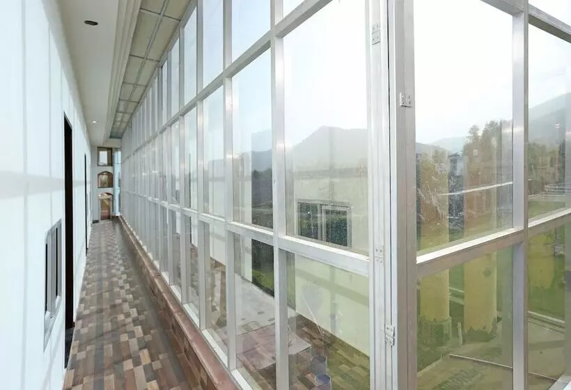 ホテル Dolly By Oyo Rooms