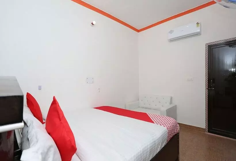 ホテル Dolly By Oyo Rooms