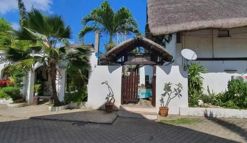 Hotelli Evangeline Beach Resort