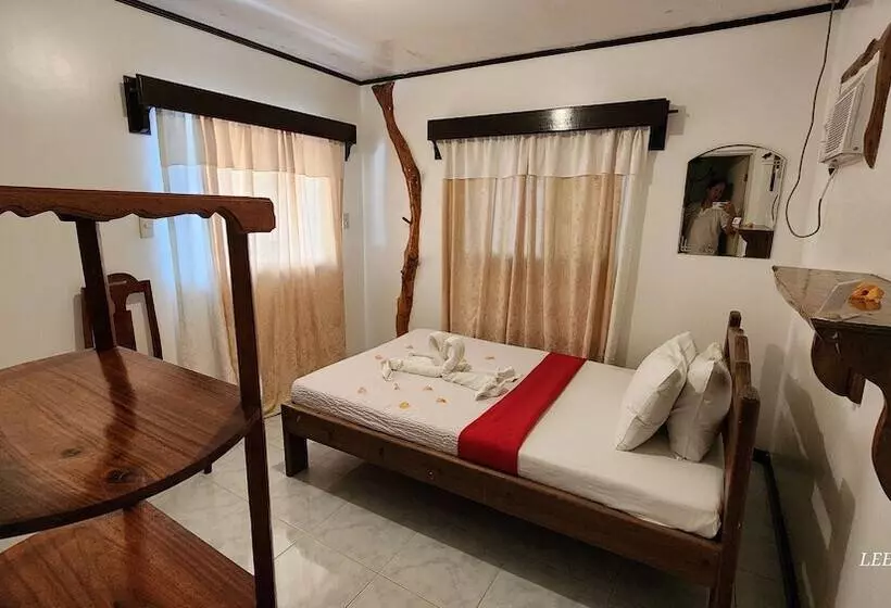 Hotelli Evangeline Beach Resort