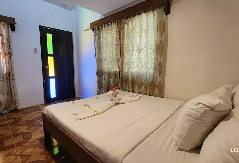 Hotelli Evangeline Beach Resort